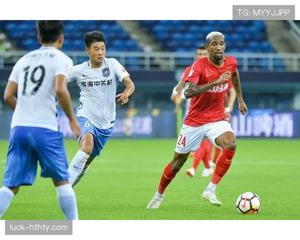 基里连科无球防守效率提升,拉开防线助球队稳定前场 基里连科无球防守效率提升,拉开防线助球队稳定前场